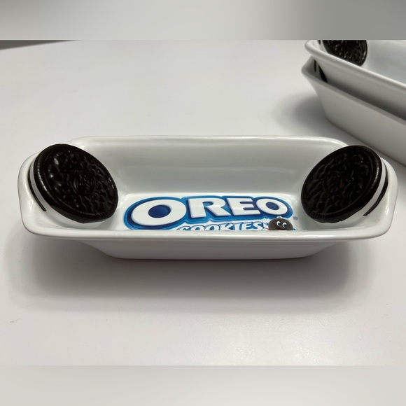 Three OREO Cookies Ceramic Banana Split Dish Bowl by Houston Harvest. - Picture 6 of 8